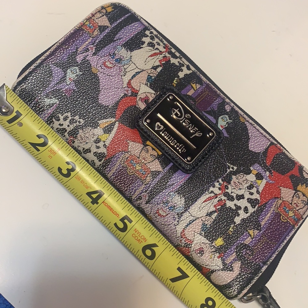 LOUNGEFLY DISNEY EVIL VILLAINS WALLET EVIL QUEENS ACCORDION RARE SNOW WHITE